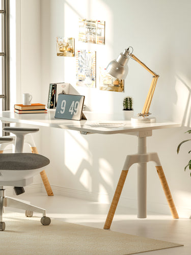 Air_Smart_Chair_Sitting_in_a_Bright_Room